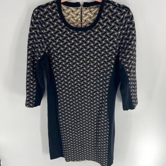 J. McLaughlin Dresses & Skirts - J. Mclaughlin Black Gold Geometric half sleeve mini Sweater Dress womens medium